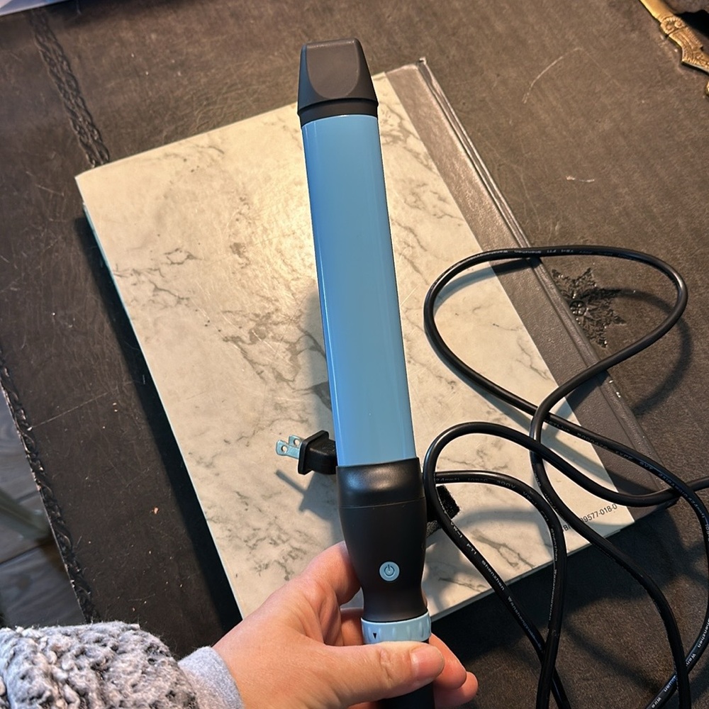 Bio Ionic OnePass oval curling iron - Picture 6 of 16